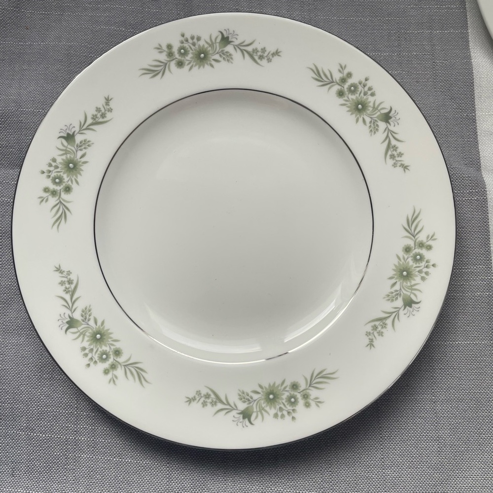 Westbury Wedgwood Elegant Floral 7” Plate set of 3